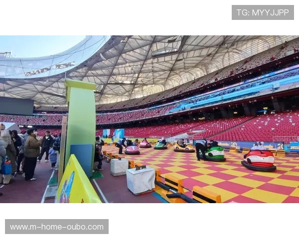 超高清显示矩阵在场馆内广泛布局 强化了沉浸式赛事的冲击力